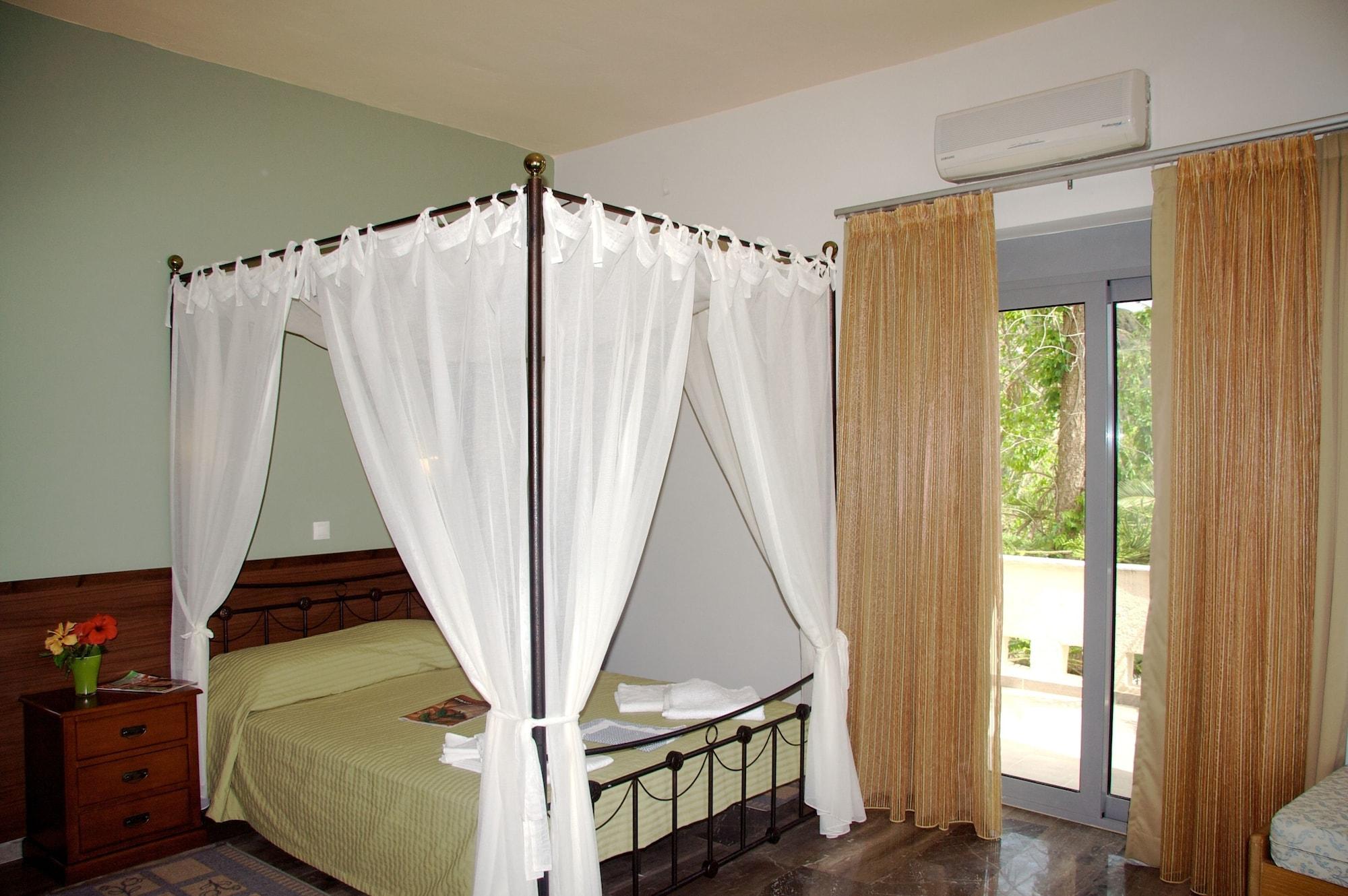 Horizon Beach Hotel Плакиас Экстерьер фото