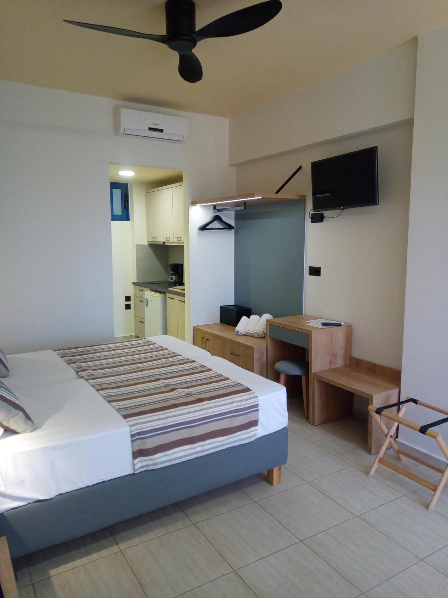 Horizon Beach Hotel Плакиас Экстерьер фото